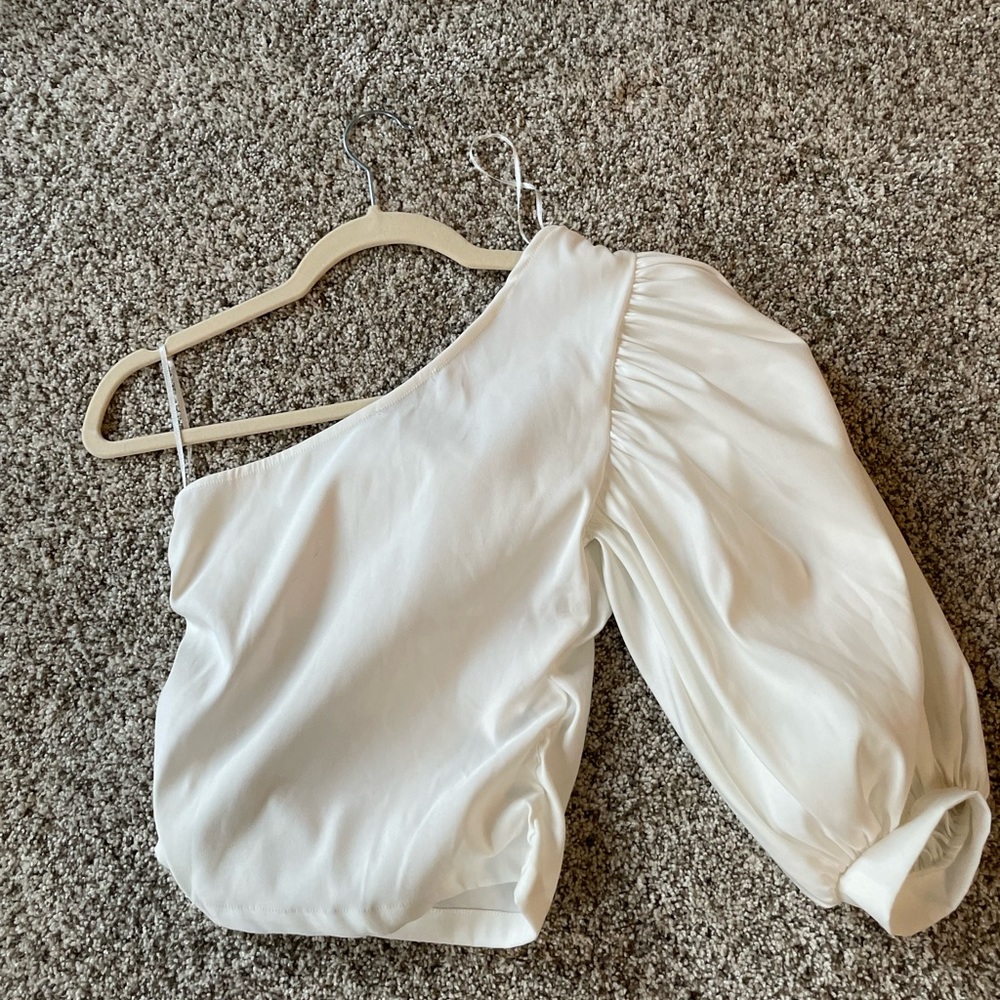 Zara One Shoulder Puff Sleeve Top XS. NWT